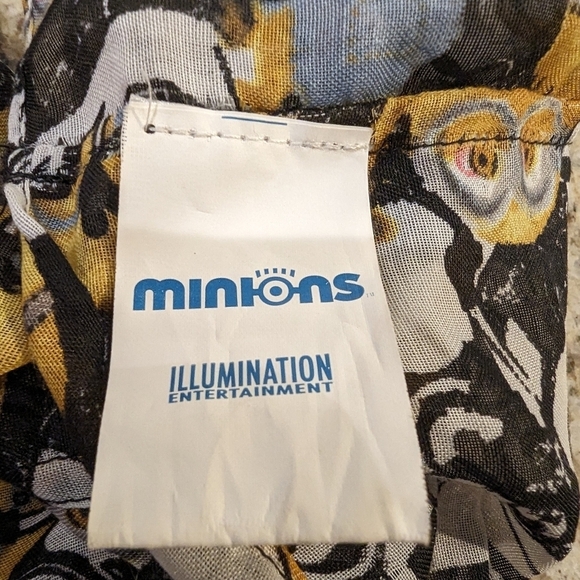 Minions Infinity Scarf,  Despicable Me graphic, excellent condition, as new - Picture 4 of 4